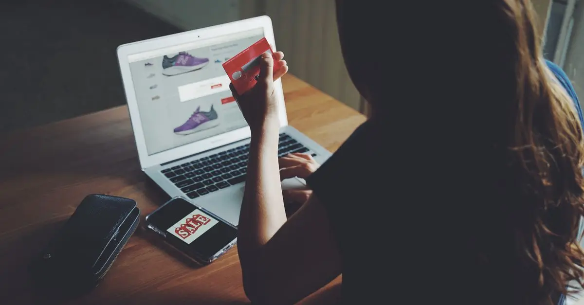Les Magasins de Vêtements 24h en Ligne : Une Révolution ?