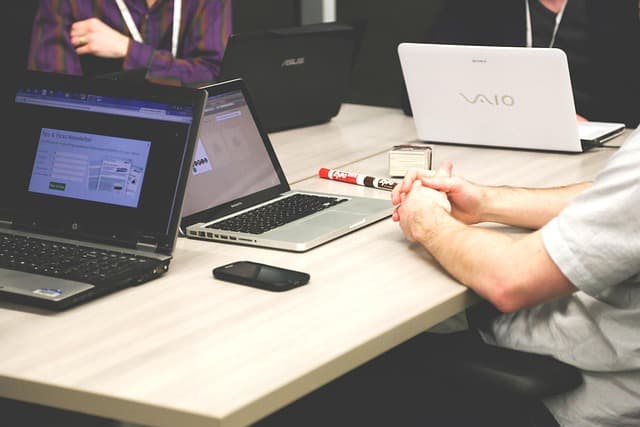 Les Services de Nettoyage à Domicile 24h : Comment Choisir ?